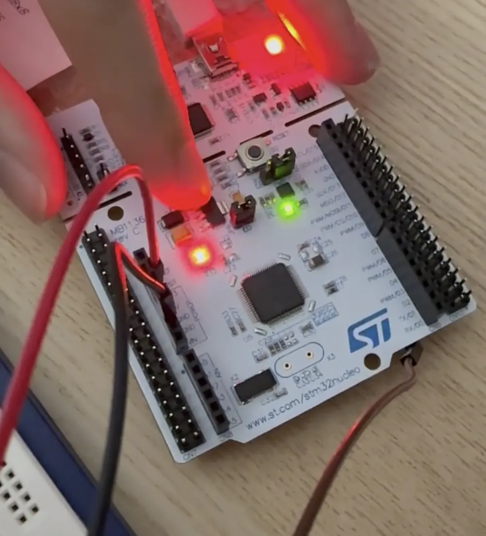 First STM32 odometry computer breadboard prototype